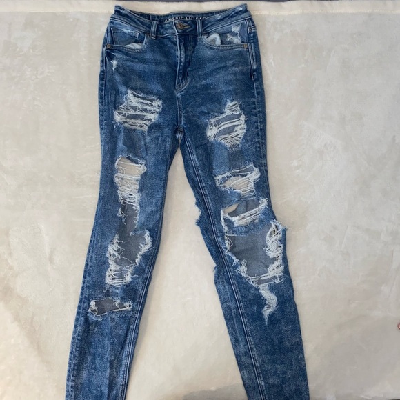 Ripped American Eagle Jeans - Picture 2 of 4